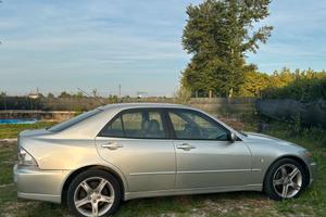 Lexus is 200 ASI / CRS