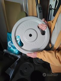 Panca più dischi peso