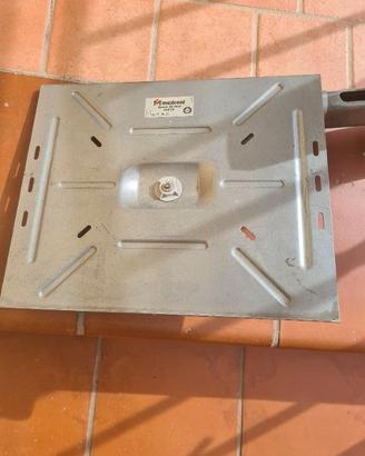 supporto tv da muro meliconi con distanza di 60cm