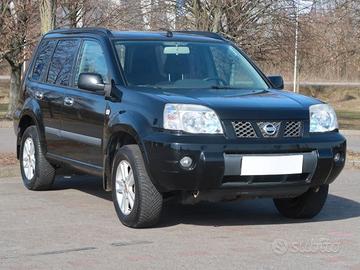 Nissan xtrail autocarro