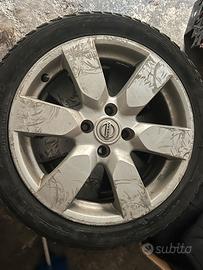 cerchi e gomme nissan