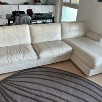 Divano Kivik Ikea pelle bianca