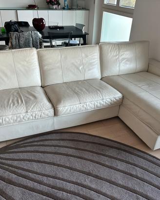 Divano Kivik Ikea pelle bianca