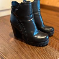 Scarpa col tacco n.40