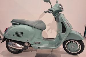 Vespa GTS 300 hpe 80° anniversario