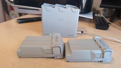 2 batterie + stazione di ricarica