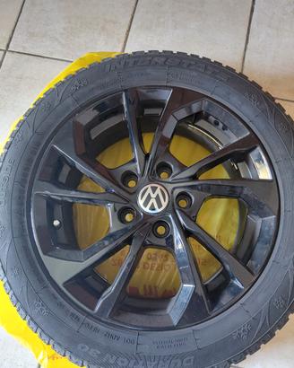 cerchi con gomme invernali a 16 golf  6 e 7