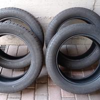 Gomme 215 55 R17 estive