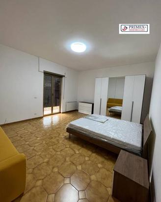 Stanza in appartamento di 130 m² a Roma