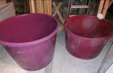 Mastelle rosse: 275 Lt 350 Lt 500 Lt circa