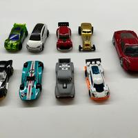 Hotwheels set 8 macchinine + 1 più grande