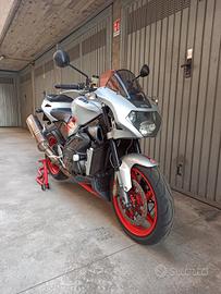 Aprilia Tuono V2