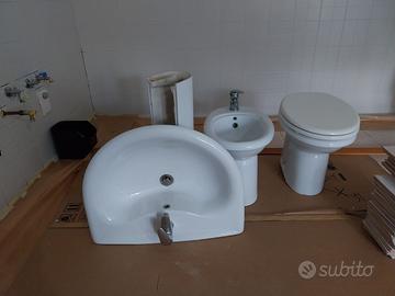 Water, bidet, lavandino