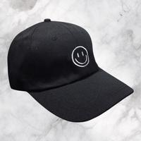 🧢 Cappellino nero con smile ricamato frontale 
