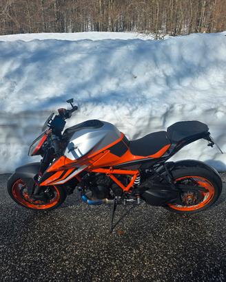 Completo Akrapovic per KTM 1290 / 1390 Racing