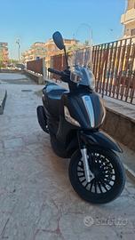 BEVERLY 300 2015