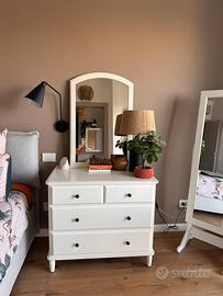 Comò comodino e specchio Tyssedal Ikea bianco
