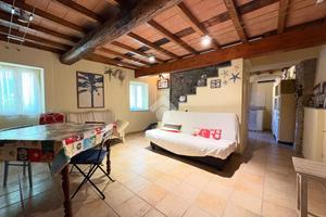 CASA DI CORTE A MASSA