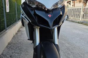 Ducati Multistrada 950 bianca 