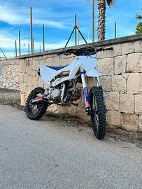 Pit bike