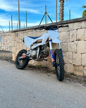 Pit bike