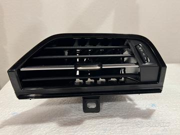 Bocchetta aria Audi Q3 F3 lato dx