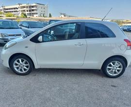 TOYOTA Yaris 1.3 3 porte