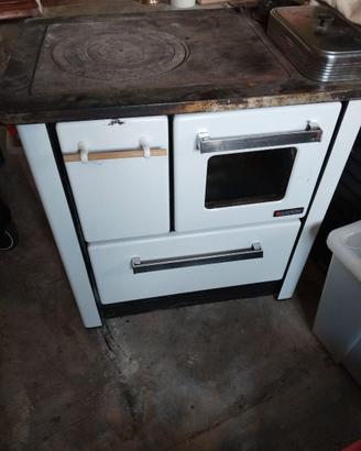 Cucina economica a legna