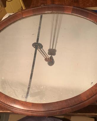 Specchio ovale d’epoca anni ‘20 in legno massiccio