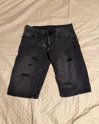 jeans regular corti neri strappati