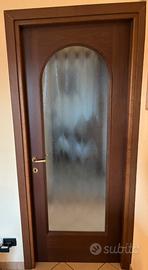 Porte interne di legno con vetro