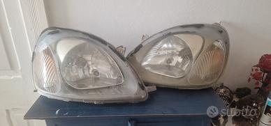fari e stop per toyota yaris mk1 