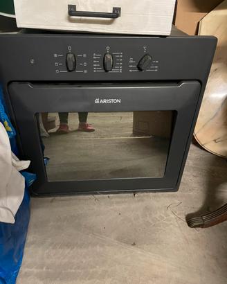 Forno da incasso Ariston FC 52 ventilato