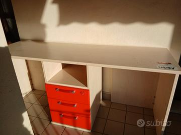 scrivania doppia in legno