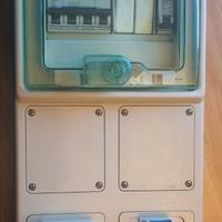 Quadro Schneider industriale 8 moduli