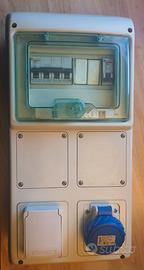 Quadro Schneider industriale 8 moduli