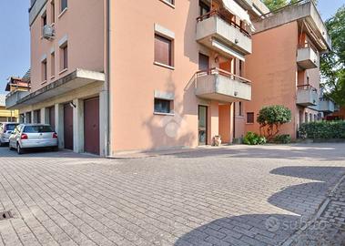 3 LOCALI A REGGIO NELL'EMILIA