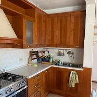 Cucina in legno ciliegio