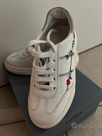 Scarpa bimba, HOGAN, bianca con ricamo fiori