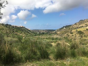Terreno agricolo con vista a Lascari