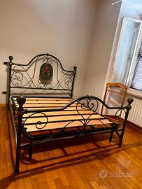 Letto matrimoniale in ferro battuto