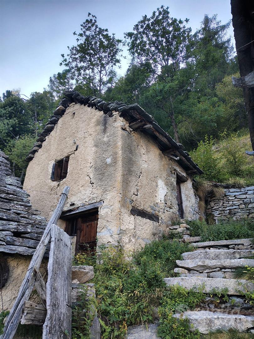 Gruppo di 3 baite. - Vista 4