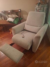 Poltrona reclinabile elettrica di Poltrone Sofà