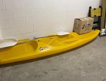 Canoa aperta NOVA con due pagaie