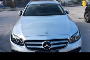 Auto Mercedes SW 220 Business Sport