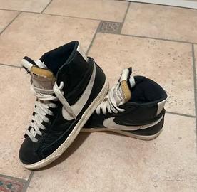 Nike alte in  pelle nere N 37.5 .