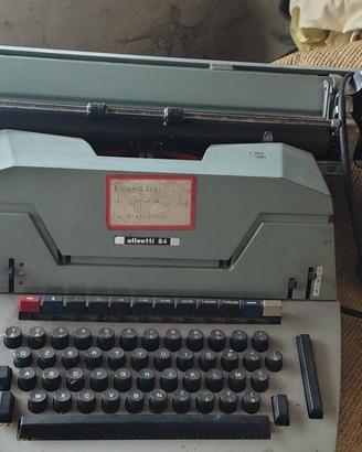  MACCHINA DA SCRIVERE OLIVETTI 84 MADE IN ITALY
