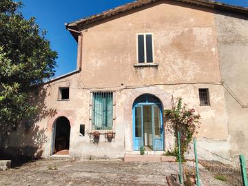 Fabbricato rurale con terreno