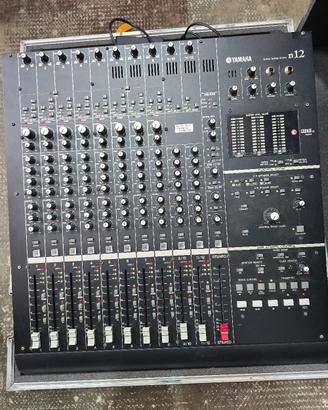 mixer Yamaha N12 +fly case thon