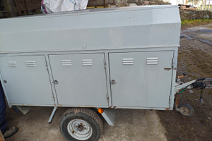 Rimorchio porta cani da caccia